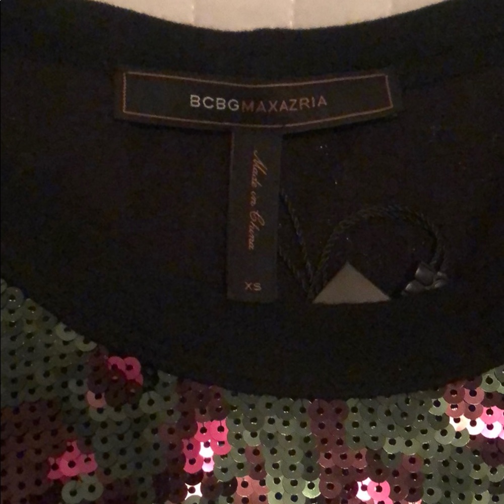 Sequenced Cropped Top - Picture 3 of 3